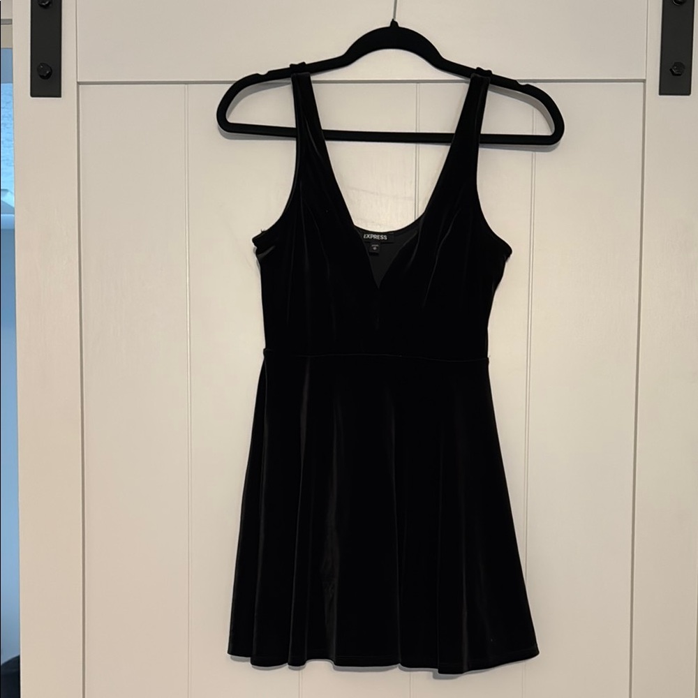 Chic Black Velvet Deep V-wire Dress by Express